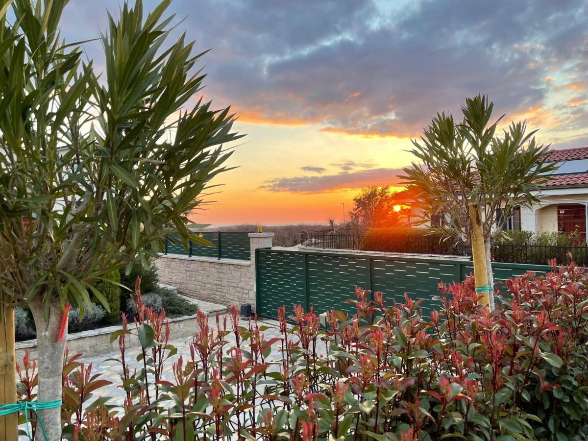 Private Villa "San Servolo House" With Sea View And Private Pool Buje Bagian luar foto