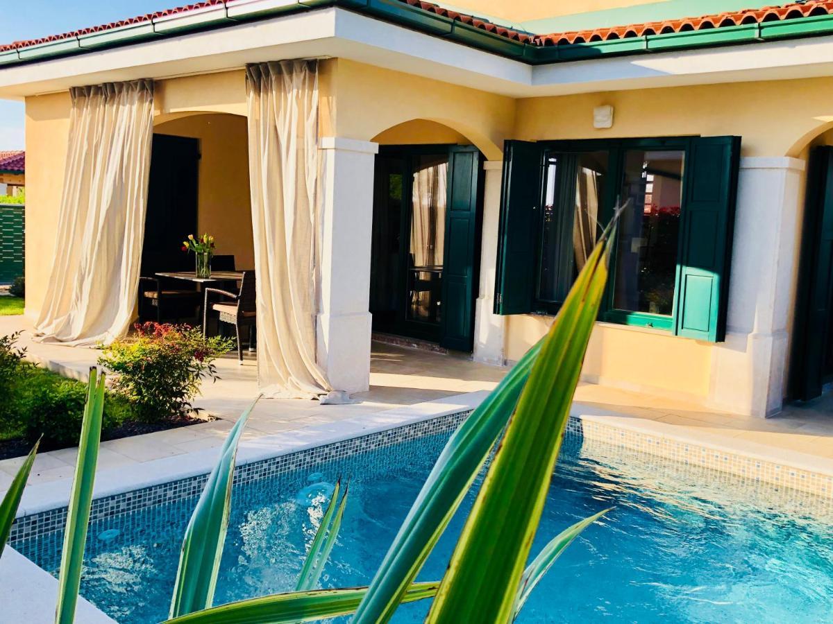 Private Villa "San Servolo House" With Sea View And Private Pool Buje Bagian luar foto